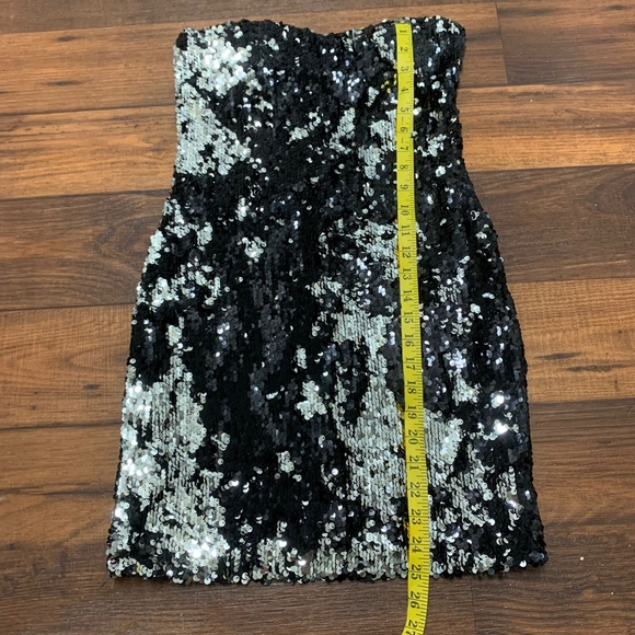 As U Wish Black/Silver Sequin Cocktail Dress Women’s Size M Strapless Lined - Picture 4 of 9